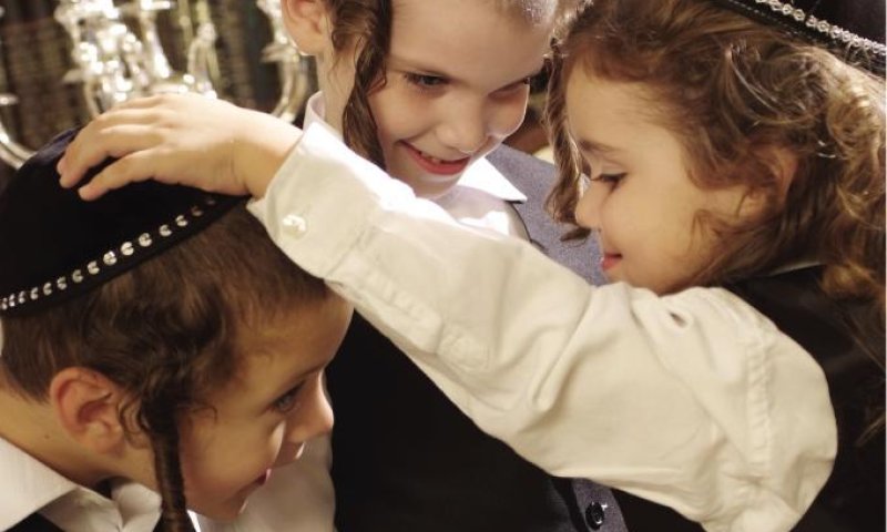 אחת הפרסומות של 'בזק' החדשה