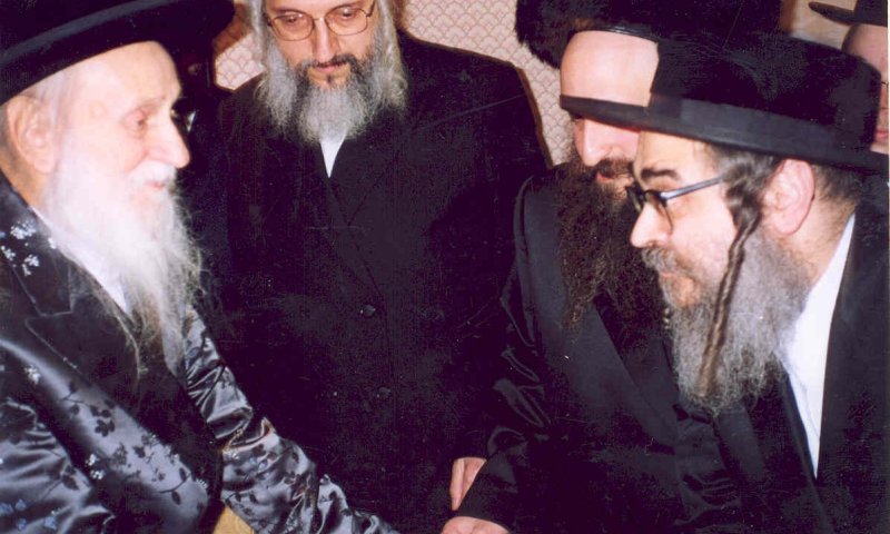 האדמו"ר מסאטמאר, רבי אהרן טייטלבוים (עם אביו זצ"ל)