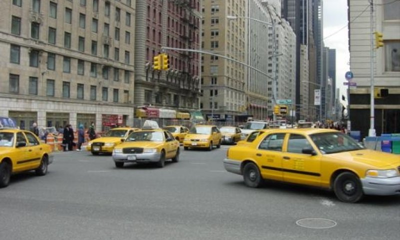 לא בשעת העומס. מונית צהובה