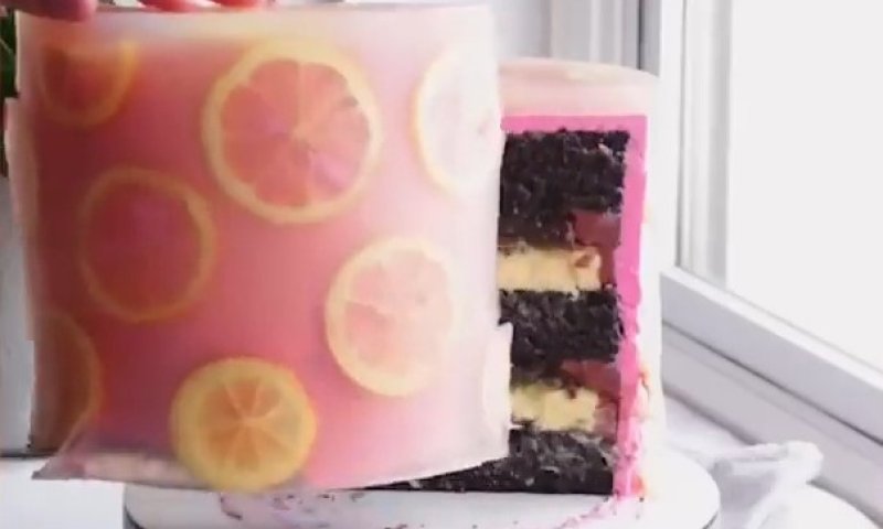 מעורר השראה: כך יוצרים עוגות בציפוי ג'לי מרהיב • צפו