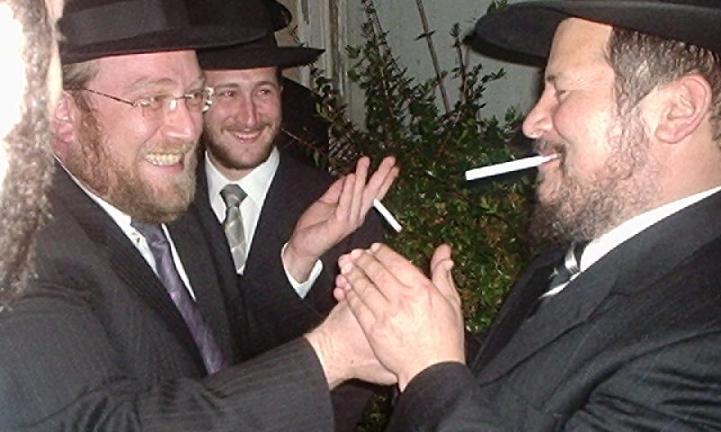 פינדרוס (משמאל) בחברת ראש עיריית ירושלים, אורי לופליאנסקי 