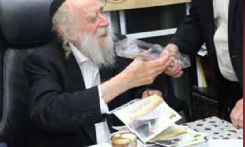 בדוק ומנוסה: והשנה עם חתימת הגר"ש גלאי על הסכין לאריכות ימים ולפרנסה ברווח