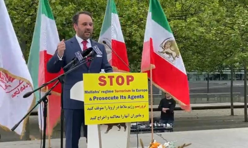 פרייליך נואם בעצרת נגד איראן