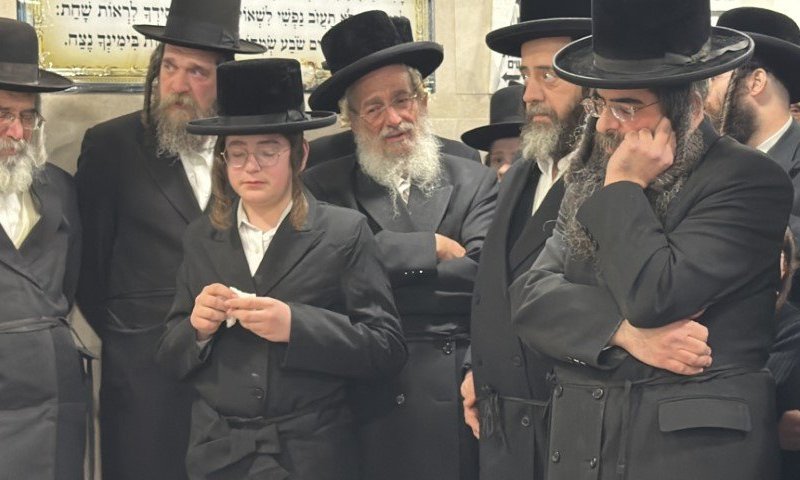 מצמרר: חגג בר מצווה עם סעודת הודאה של אמו; עכשיו הוא אומר עליה קדיש