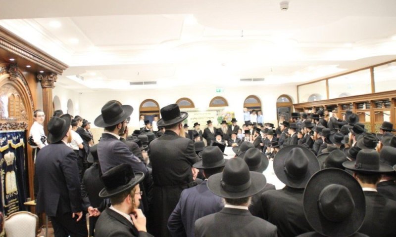 דרמה במוסדות החינוך בלונדון: הרבנים אוסרים לפתוח את שנת הלימודים