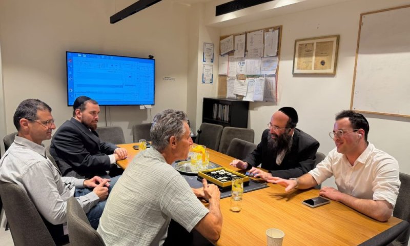 הפתרון למצוקת האשפוז השיקומי: הנהלת ארגון 'עזרת אחים' בסיור מקצועי בבית החולים השיקומי 'מדיקל קר' בבת ים