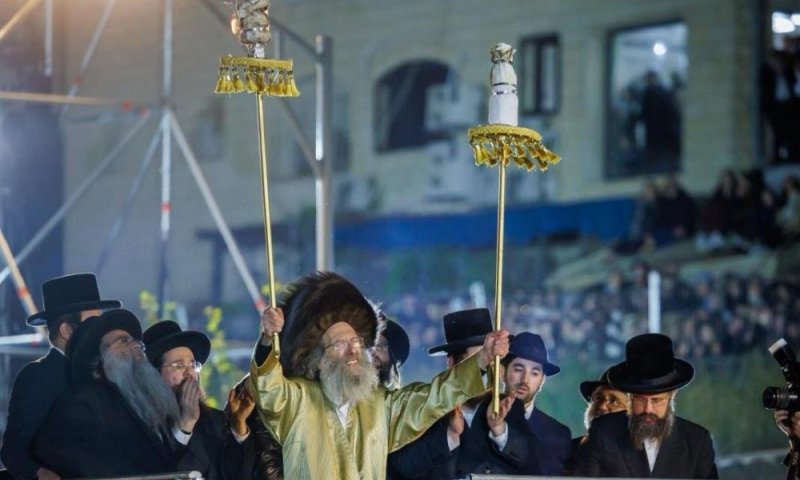 שידור חוזר ממעמד ההדלקה של ר' מיילך בידרמן ברחוב שפע חיים