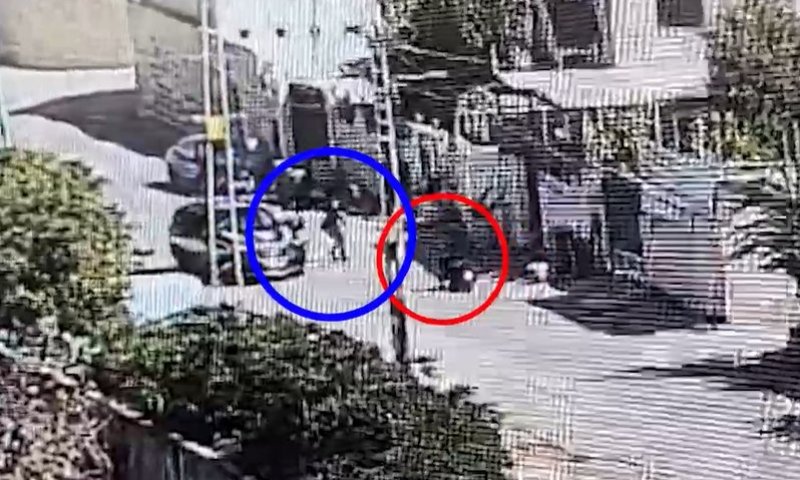 ניסה להימלט מהשוטרים, דרס שוטר והמשיך בנסיעה: החשוד נעצר | צפו
