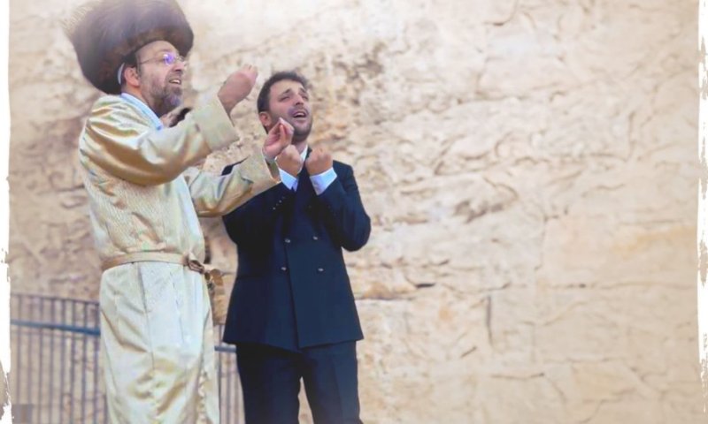 אהרל׳ע סאמעט & דניאל אלישע בדואט חגיגי לסוכות &ndash; "יקים לנו"