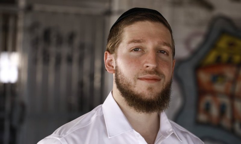 דניאל יטיב משיק סינגל חדש: &ldquo;יש בך ת׳אור״