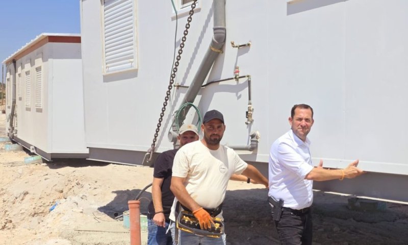היסטוריה: המבנים הראשונים הוצבו ביישוב גנים שנעקר בגירוש