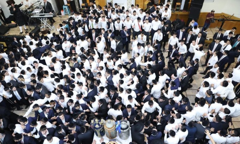 נגיל ונשיש: שידור חי מהקפות שניות המרכזיות בישיבת 'בית שמעיה'