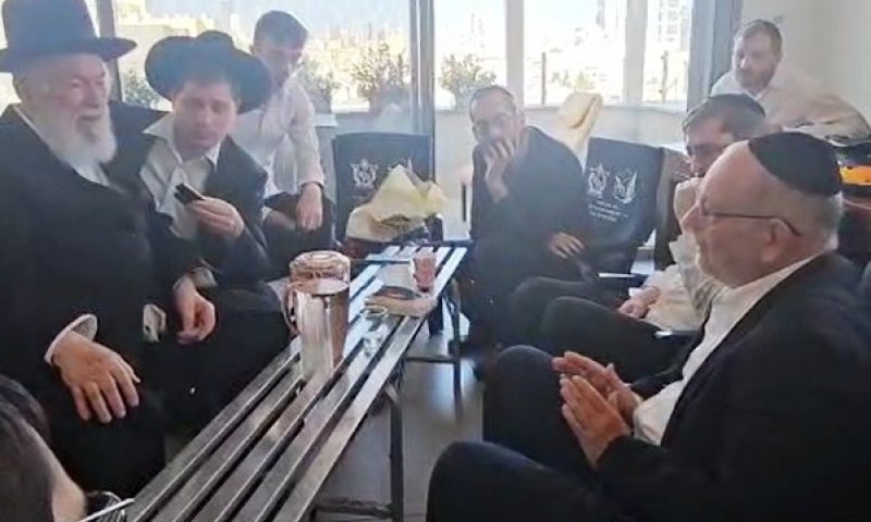 עמוד ההוראה בניחום אצל משפ' האברך ר' ישראל מצנר הי"ד: "באנו לבכות יחד אתכם"
