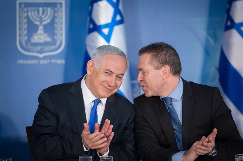 מרים אלסטר, פלאש 90