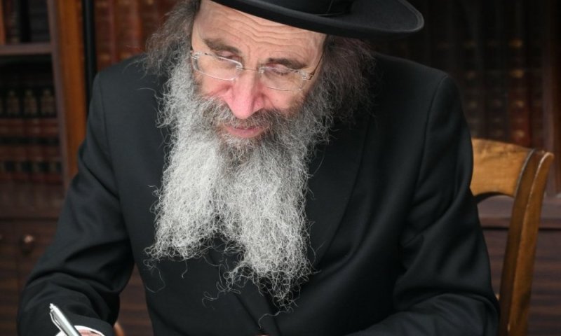 "הוא לא יהיה חולה!": המשגיח העיד על התשובה הנדירה של מרן שר התורה
