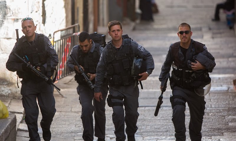 שוטרים במזרח ירושלים (יונתן זינדל, פלאש 90)