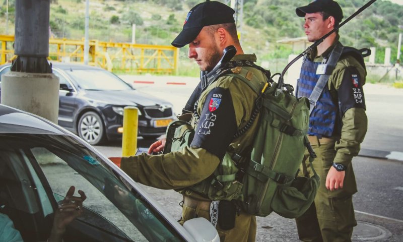 לוחמים במחסום, צילום ארכיון: דובר צה"ל