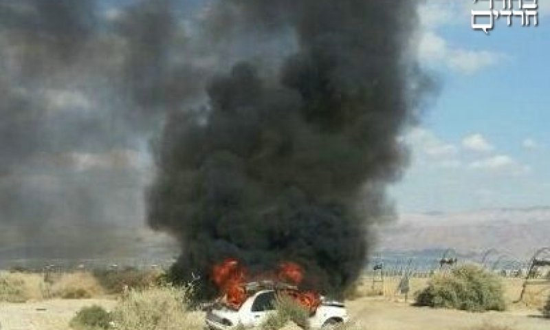 הרכב עולה באש: צילום משטרת ש"י