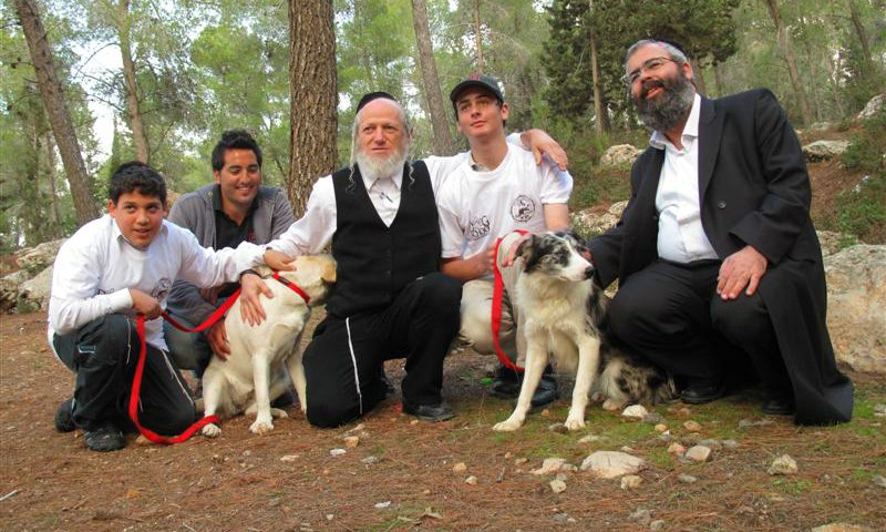 יחידה מקצועית. היוזמים, החניכים והכלבים