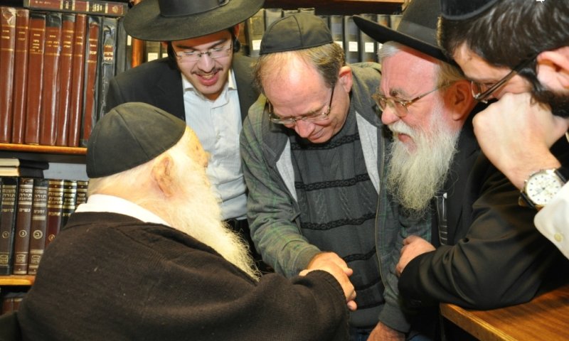 רזי ברקאי אצל הגר"ח. צילום: פוטו ציון