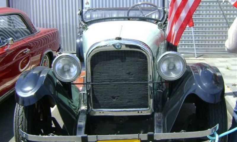 רכב משנת 1924 בסמל הרכב יש מגן דוד