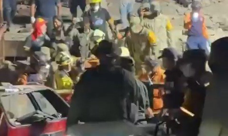 כנגד כל הסיכויים: בן 11 חודשים חולץ חי מתוך ההריסות בוונצואלה