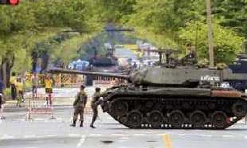 טנקים בבנגקוק. צילום: ארכיון