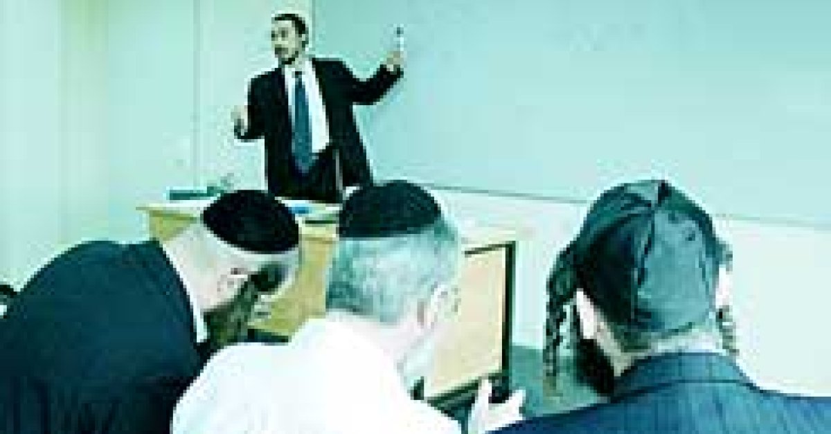 הסטודנטים החרדים משיבים אש: