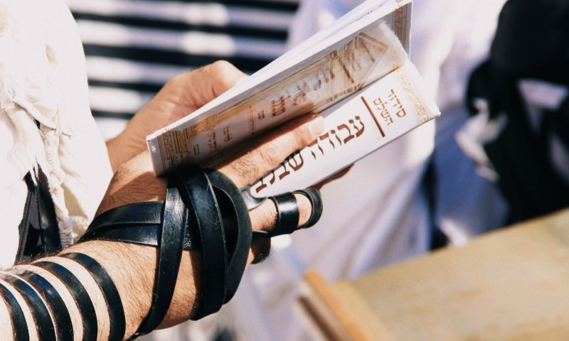 לראשונה: משרד החינוך מסדיר את הנחת התפילין בבתי הספר