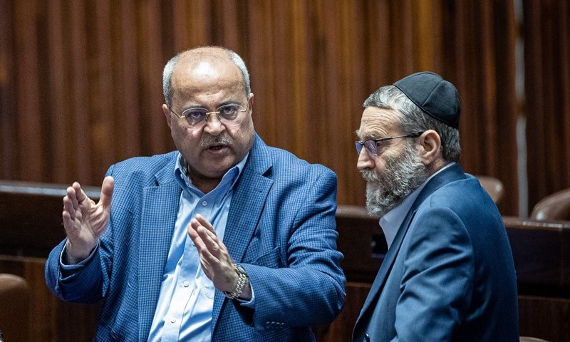 אחמד טיבי לקראת הדחה? שותפו יוצא לקרב ראש בראש