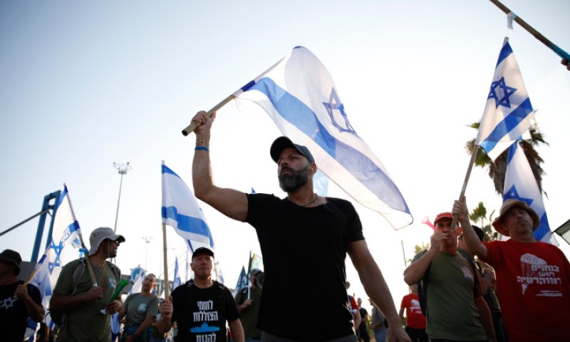 עימות בריאיון: יועצת בכירה ליאיר גולן התקשתה להסביר &ndash; מהי ההפיכה המשטרית