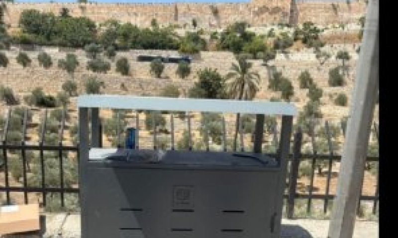 מרכז המבקרים ביוזמת הוועד להגנת הר הזיתים מתקדם לקראת השלמת השלד - מערך המצלמות מתרחב
