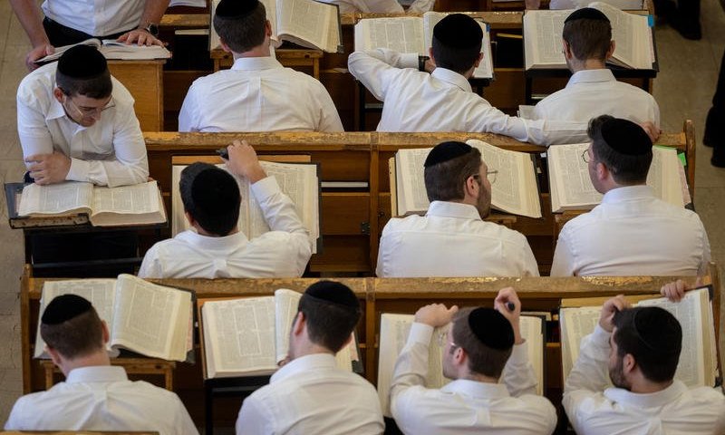 הבחור מקבל טעם בלימוד? זה לא קורה סתם! אל תפספסו את ההזדמנות הנדירה
