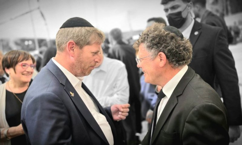מהזירות הקשות אל לב הזיכרון הלאומי: הנהלת זק"א בטקסים הממלכתיים בהר הרצל