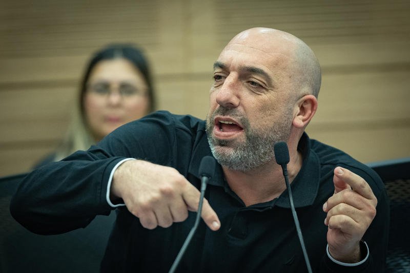 יונתן סינדל, פלאש 90