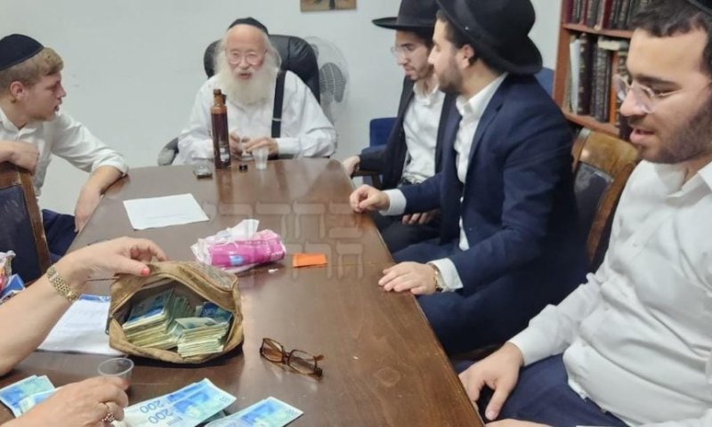 קידוש השם: אברך שמצא בקיר 150 אלף שקל החזיר את הכסף למוכרת&nbsp;החילונית 