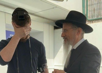 באדיבות המצלם
