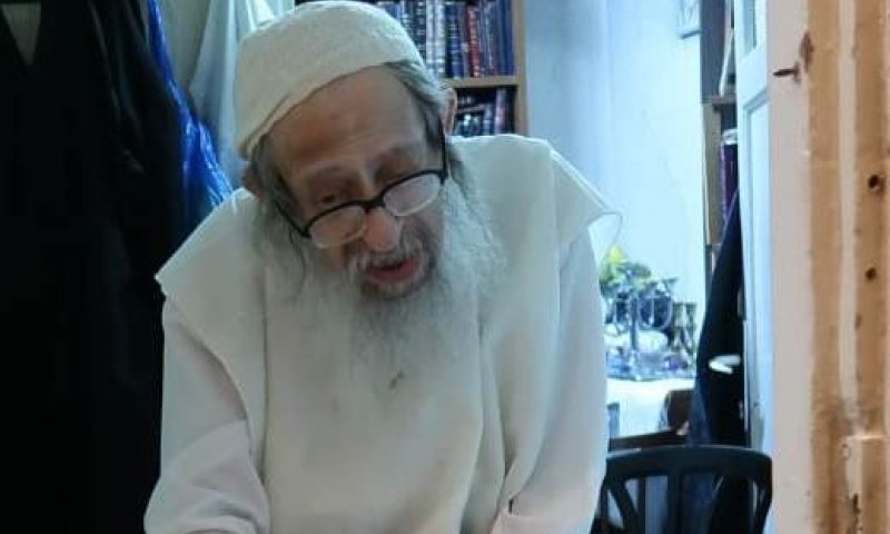 בד"ה: הרה"צ רבי אברהם שפיצר האדמו"ר מסאלקא זצ"ל