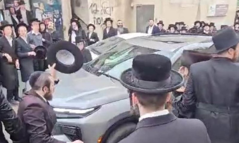 אלימות בירושלים: קנאים הגיעו להפריע לאדמו"ר מקרלין והתיזו גז מדמיע