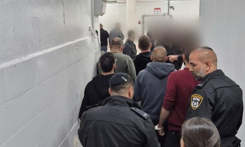 פשיטה על האולמות בבני ברק, שב"חים נתפסו: "נשקול צעדים מנהליים ופליליים"