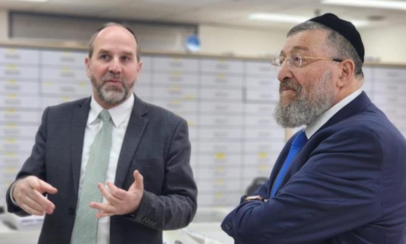 השר בן צור: "שילוב מבוגרים בעבודה איכותית הוא צורך חיוני"