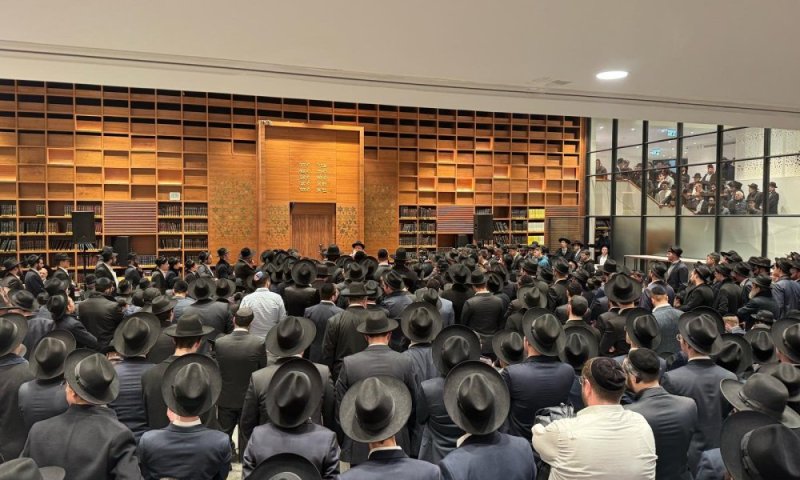 שידור חוזר: הלווית הגאון רבי נתן נטע שילר זצ"ל ר"י אור שמח