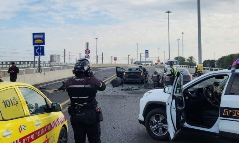 ראש עיריית בת ים לשעבר שלומי לחיאני נפצע בפיצוץ רכבו | תיעוד מהזירה