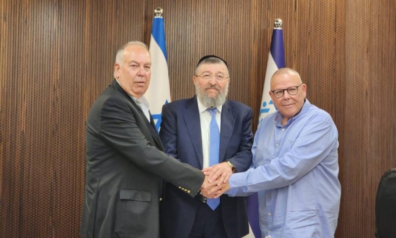 השר חתם: ההסכם הקיבוצי יורחב לכל ענף ההסעדה המוסדית