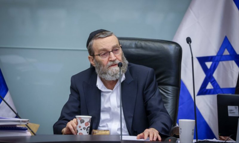גפני לא באמת נלחם למען החטופים - הוא עושה בהם שימוש ציני | דעה