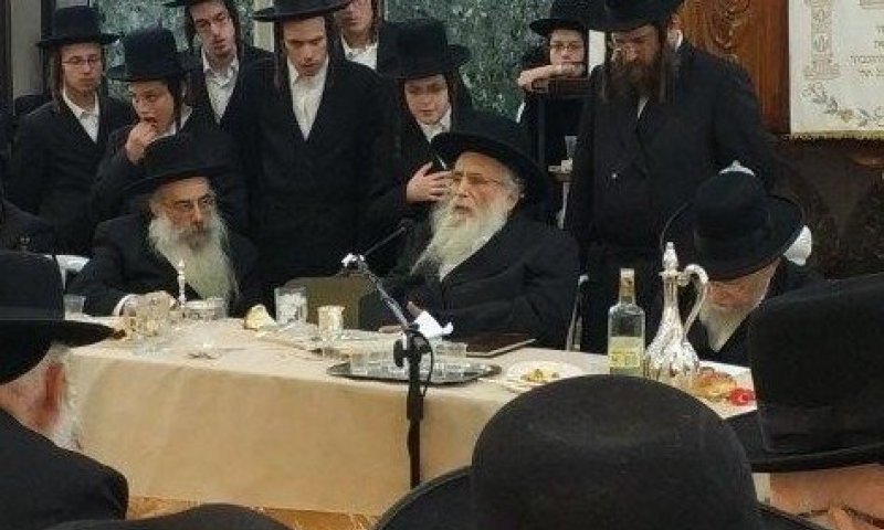 יש ממשיך בחצר אשלג: התלמיד והצאצא הוכתר לאדמו"ר 