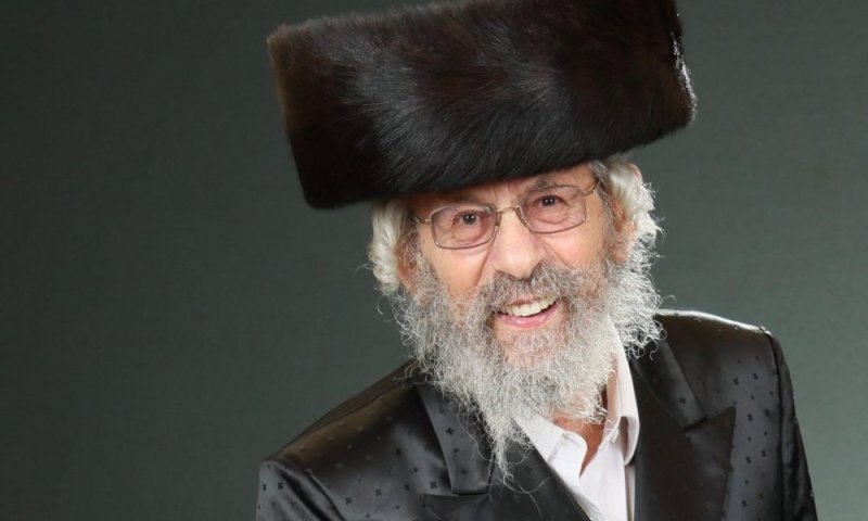 סופר הסת"ם הראשון שבנה ויזם את 'שולחן הסופרים'