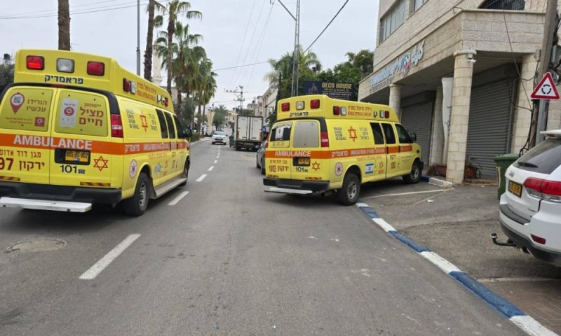 בגלל פחמי נרגילה? שלושה צעירים אותרו ללא הכרה