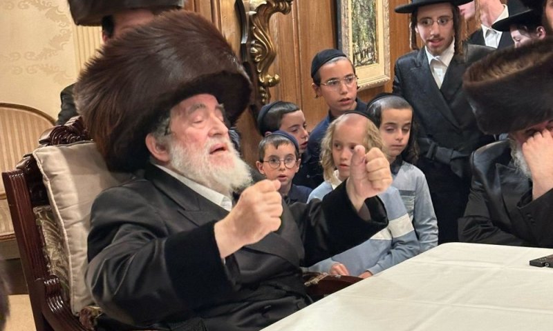 תיעוד וידאו מלוס אנג'לס: הרבי מויז'ניץ בטיש וספירת העומר