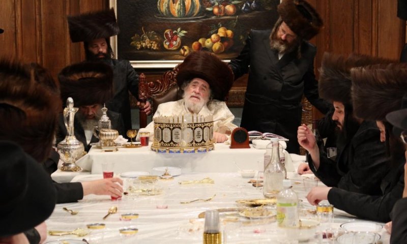 לוס אנגל'ס: האדמו"ר מויז'ניץ נעל את חג הפסח | צפו